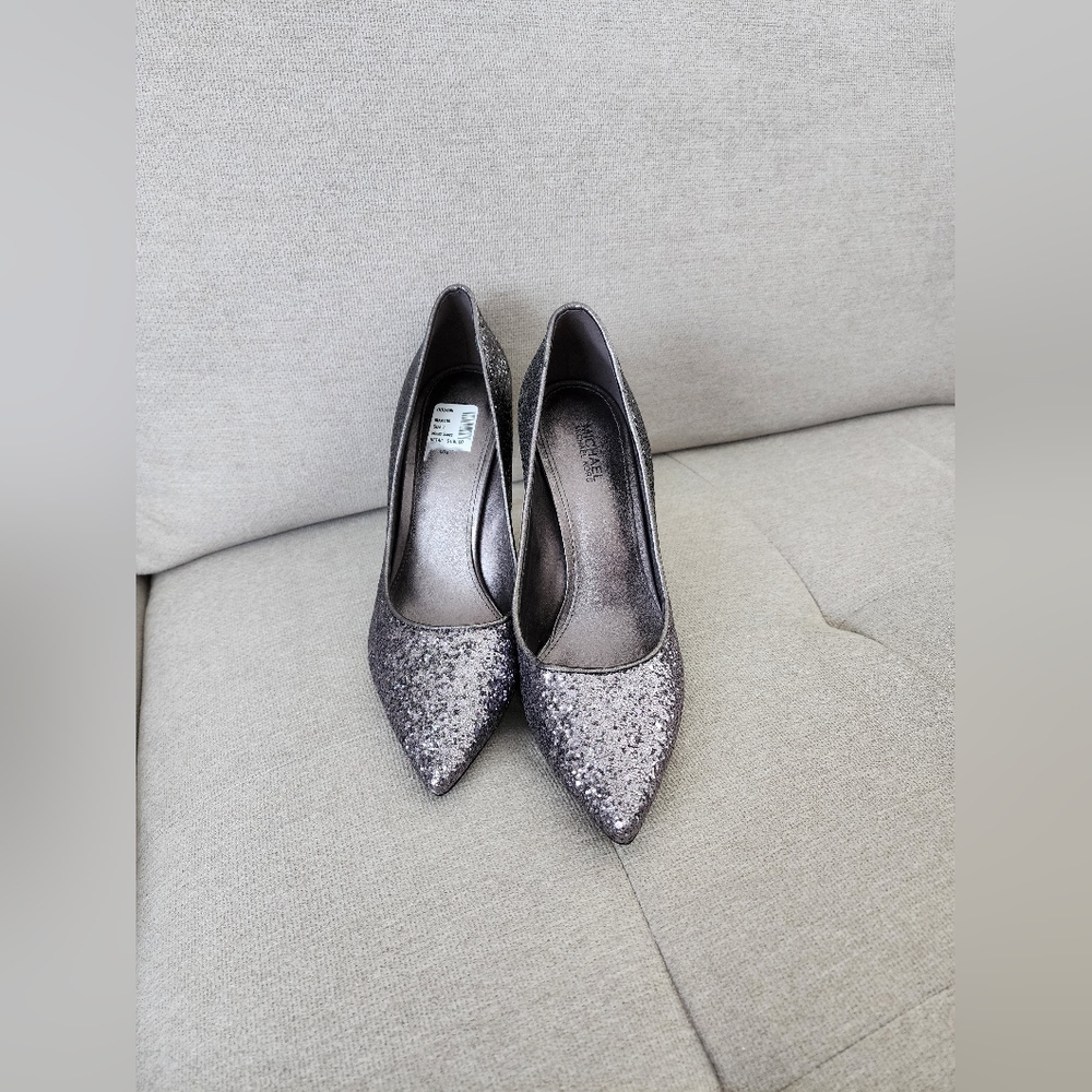 Shoes - Picture 4 of 6